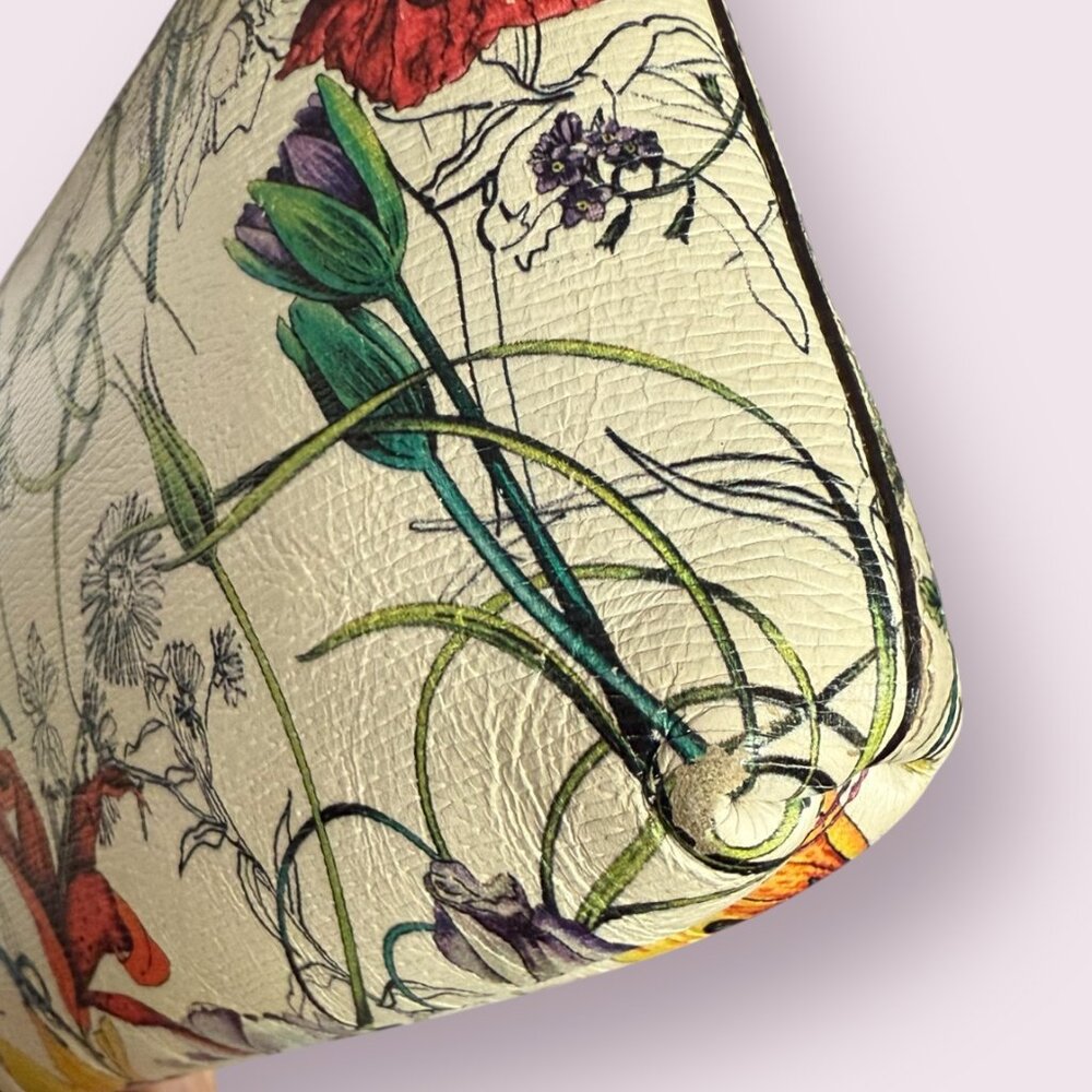 Gucci Flora Knight Zip Pouch | Bamboo Accent - Picture 5 of 10